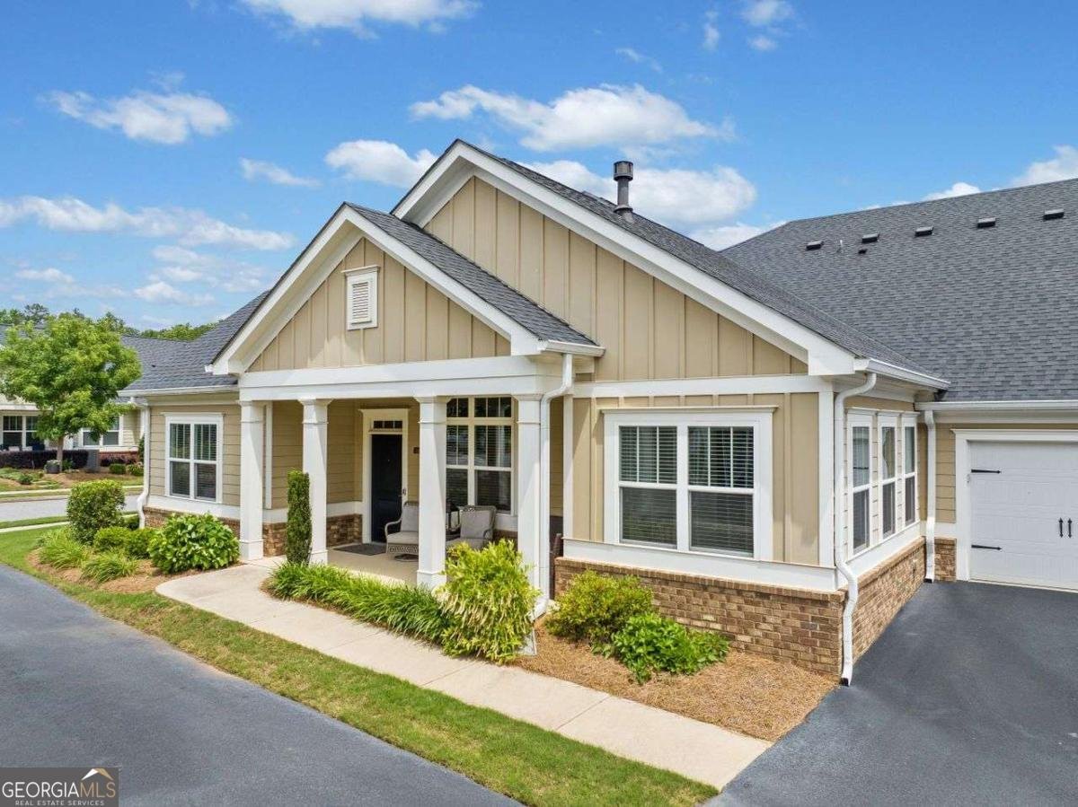306 Cherokee Station Circle Woodstock - 1