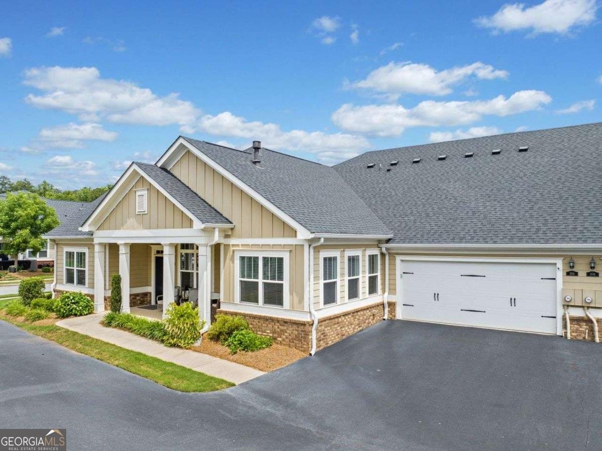 306 Cherokee Station Circle Woodstock - 2