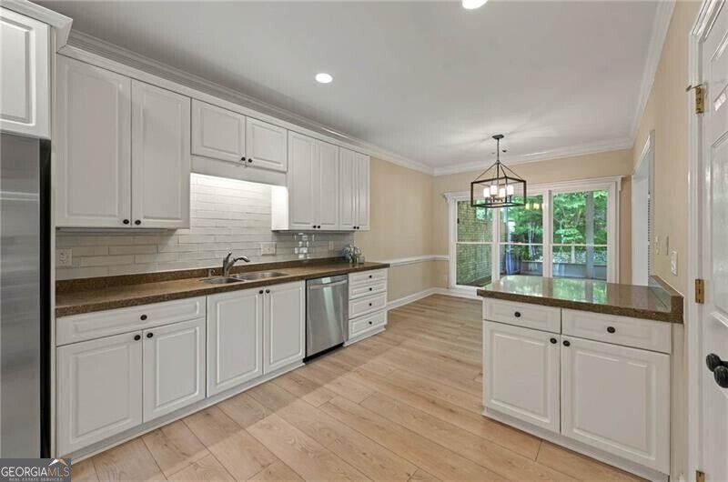 8675 Hope Vine Roswell - 17