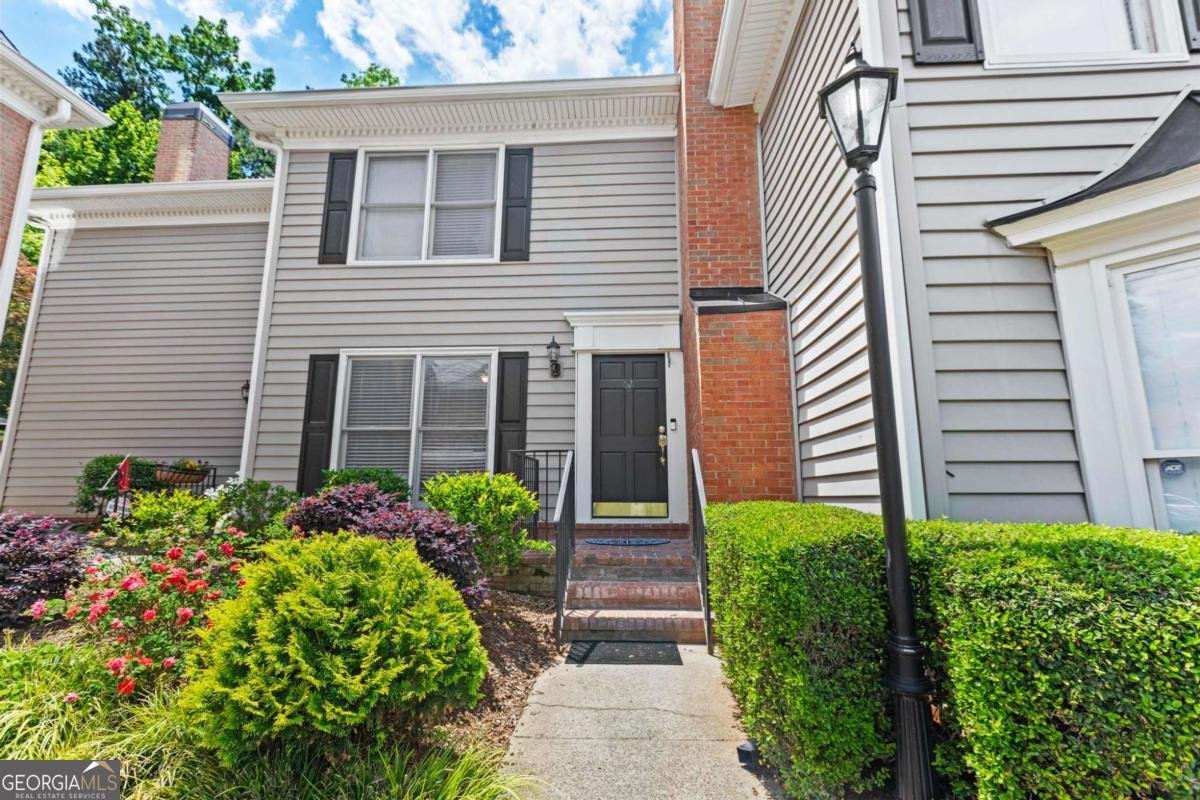 62 Mount Vernon Circle Atlanta - 1