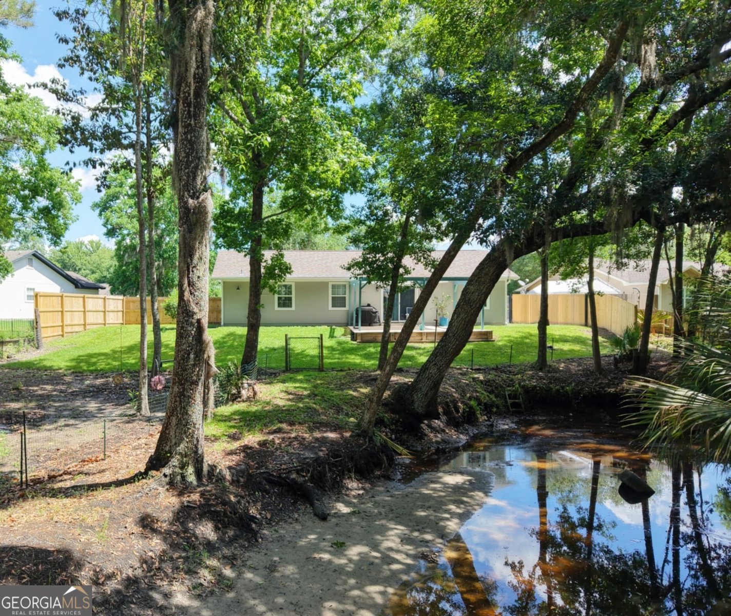 407 Hunt Club Road St. Marys - 2