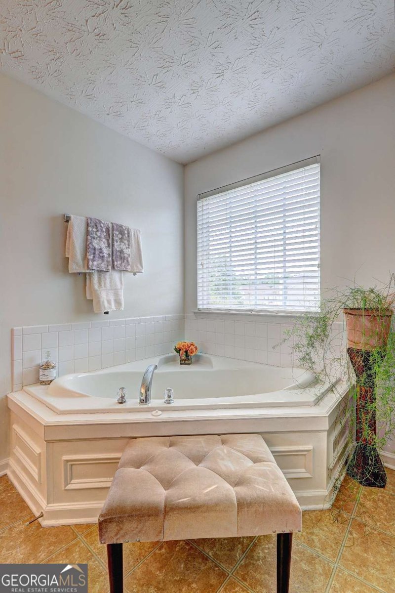 347 Cobblestone Court Hampton - 33