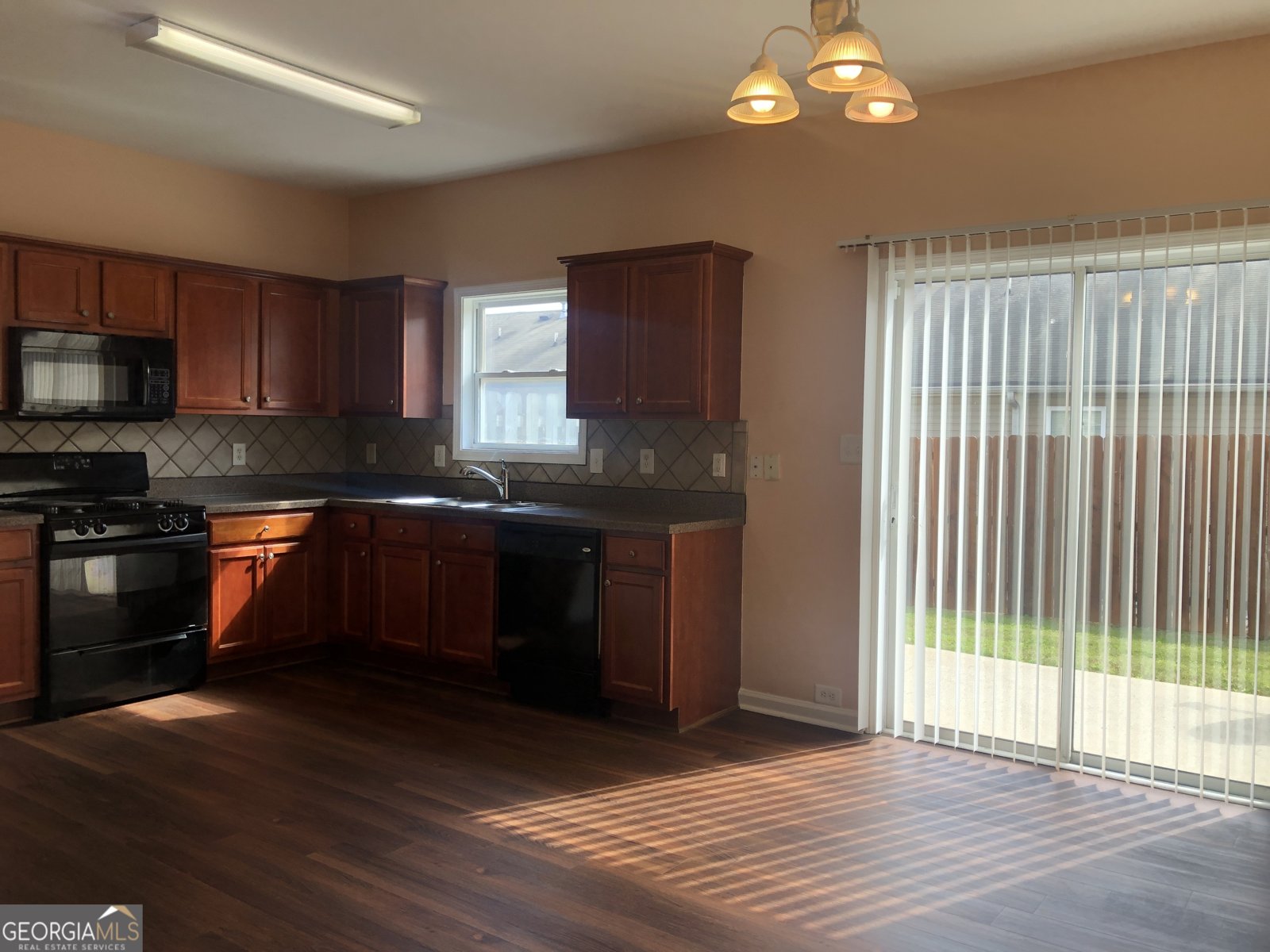 1938 Dilcrest Drive Duluth - 10