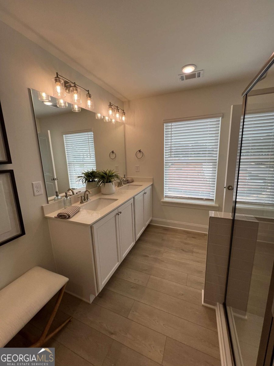 165 MILL CENTER Boulevard Athens - 21