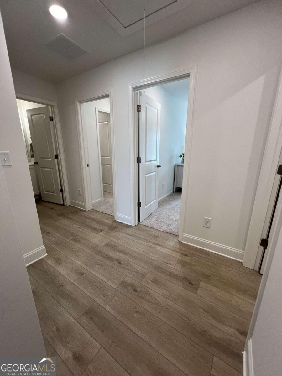 165 MILL CENTER Boulevard Athens - 9