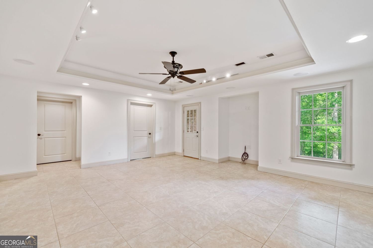 300 Hemlock Cove Ball Ground - 45