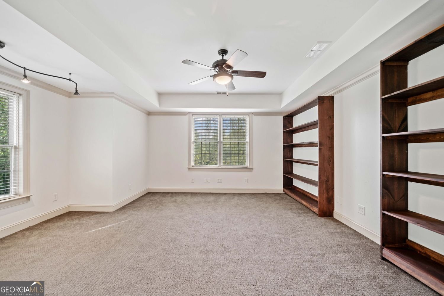 300 Hemlock Cove Ball Ground - 48