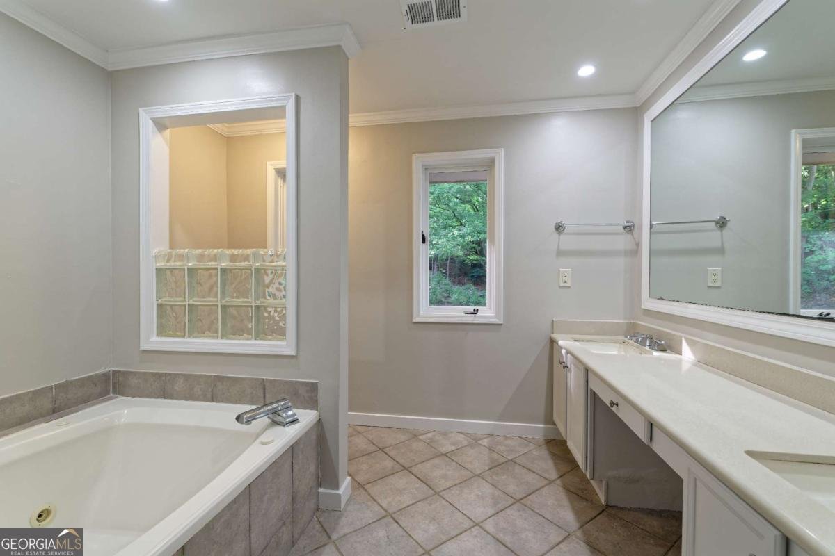 6010 Spalding Drive Atlanta - 16