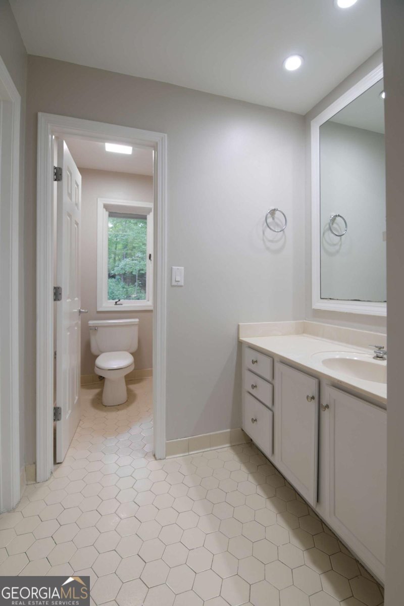 6010 Spalding Drive Atlanta - 20