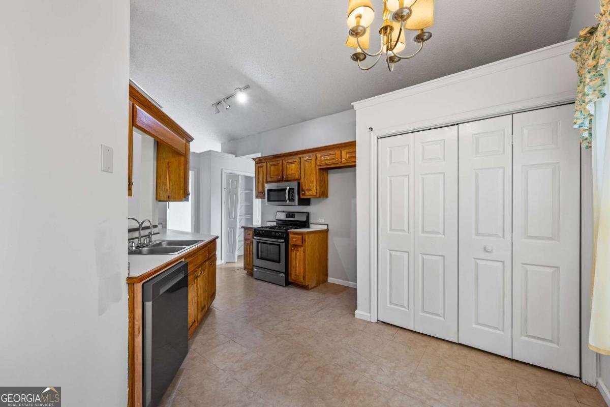 7920 Silversmith Drive Cumming - 11