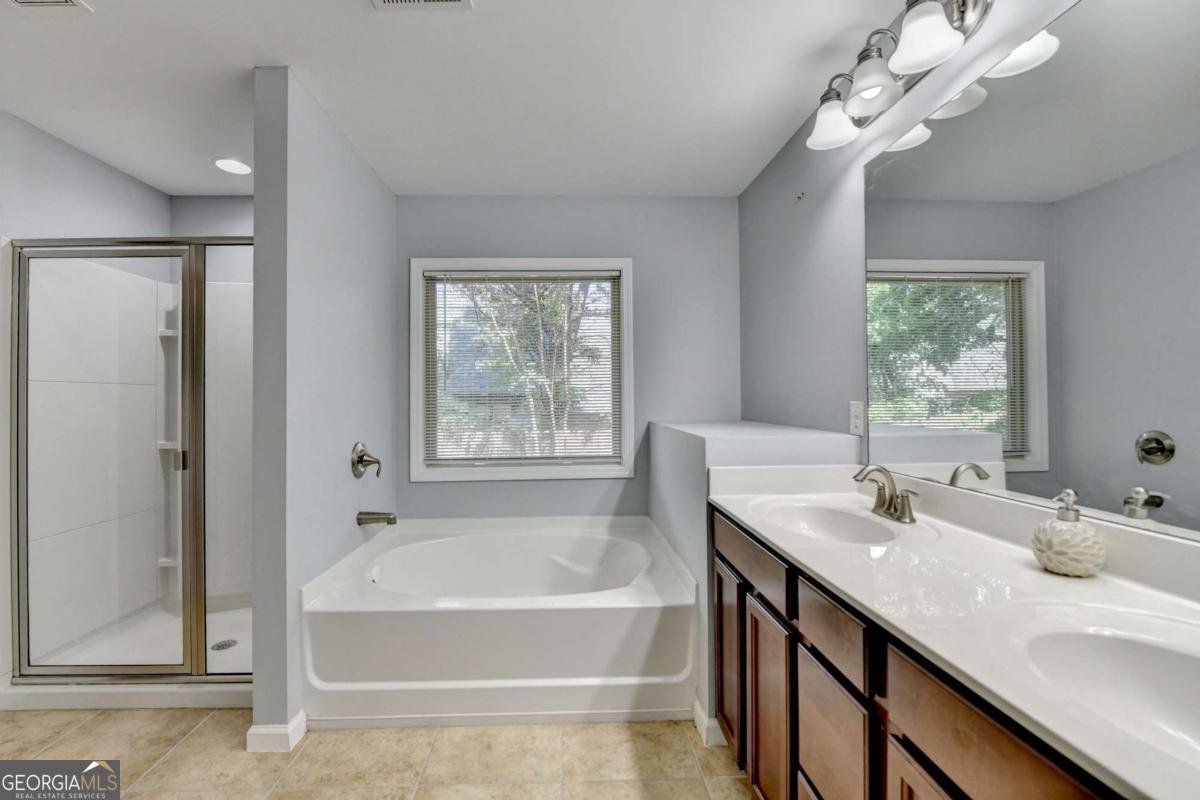 3351 VINTAGE Circle Smyrna - 96
