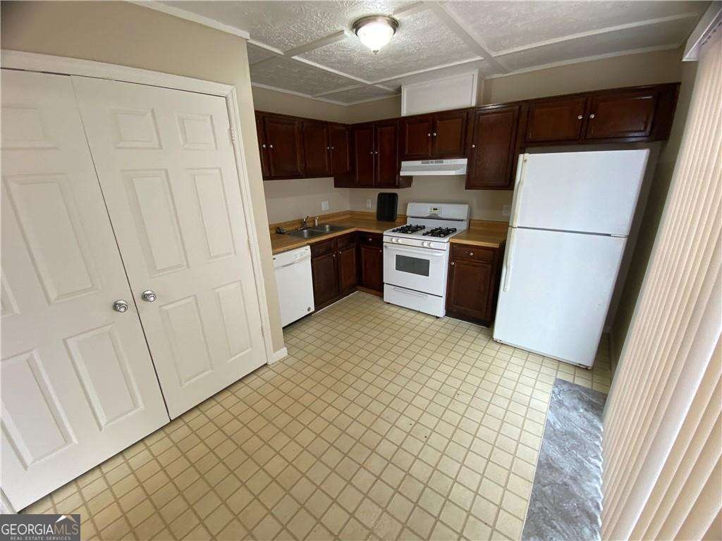 6448 charter Way Lithonia - 5
