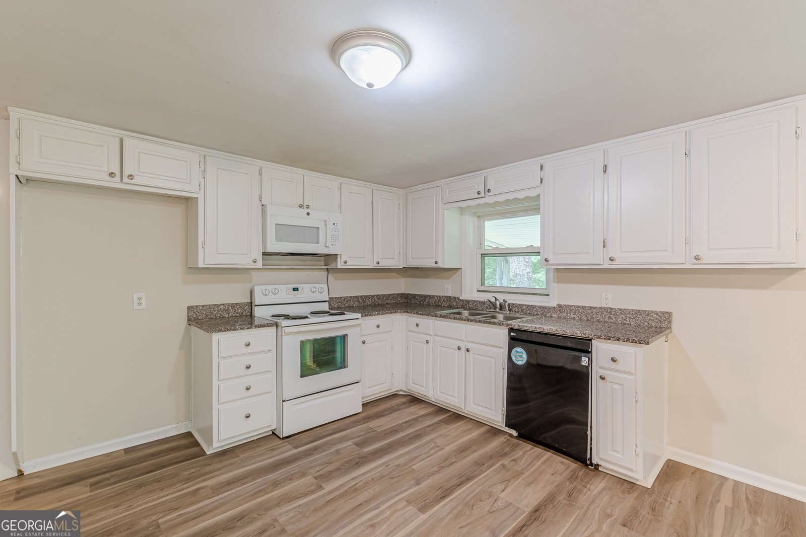 143 Longview Road Fayetteville - 18