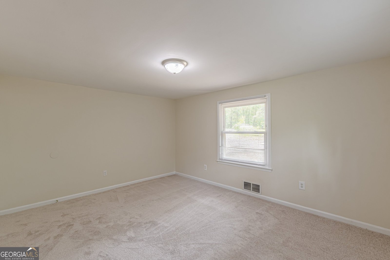 143 Longview Road Fayetteville - 37