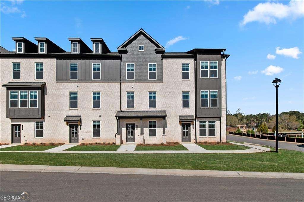 202 Daybreak Lane Newnan - 1