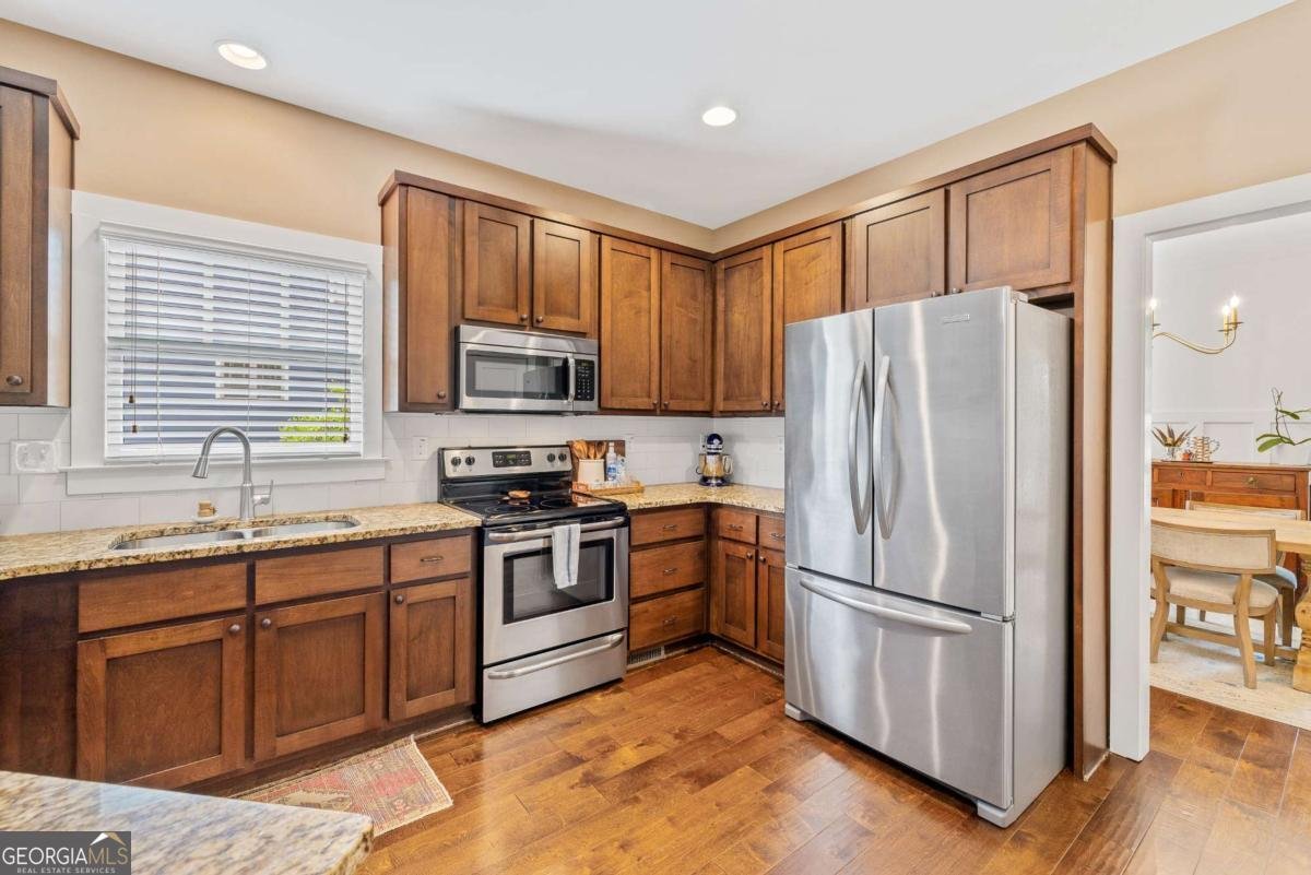 1050 Cobblestone Lane Bogart - 11