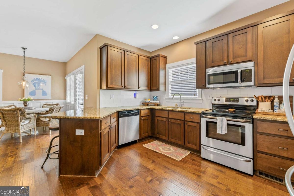 1050 Cobblestone Lane Bogart - 12