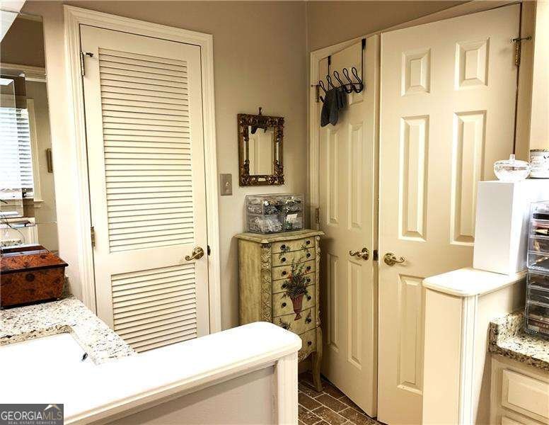 4040 Summit Drive Marietta - 21