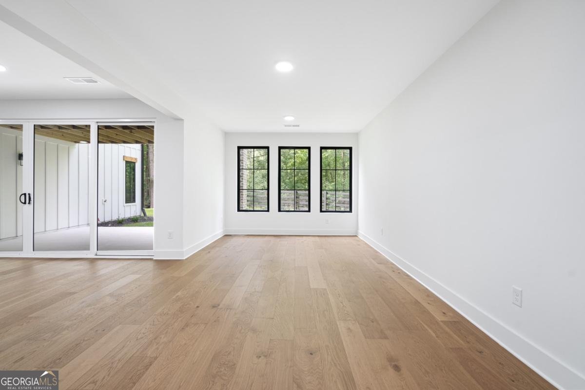 2595 Grassview Drive Milton - 67