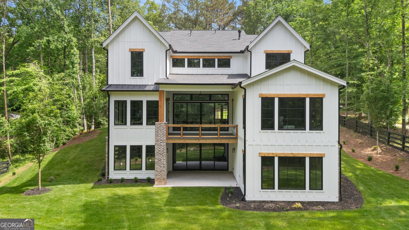 2595 Grassview Drive Milton - 77