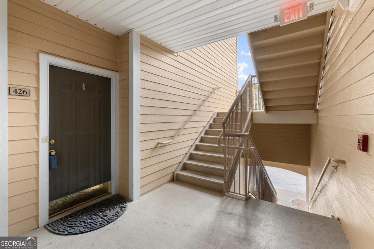 426 Pembrooke Circle Alpharetta - 14