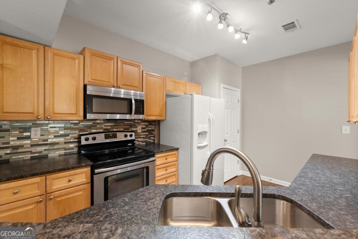 426 Pembrooke Circle Alpharetta - 16