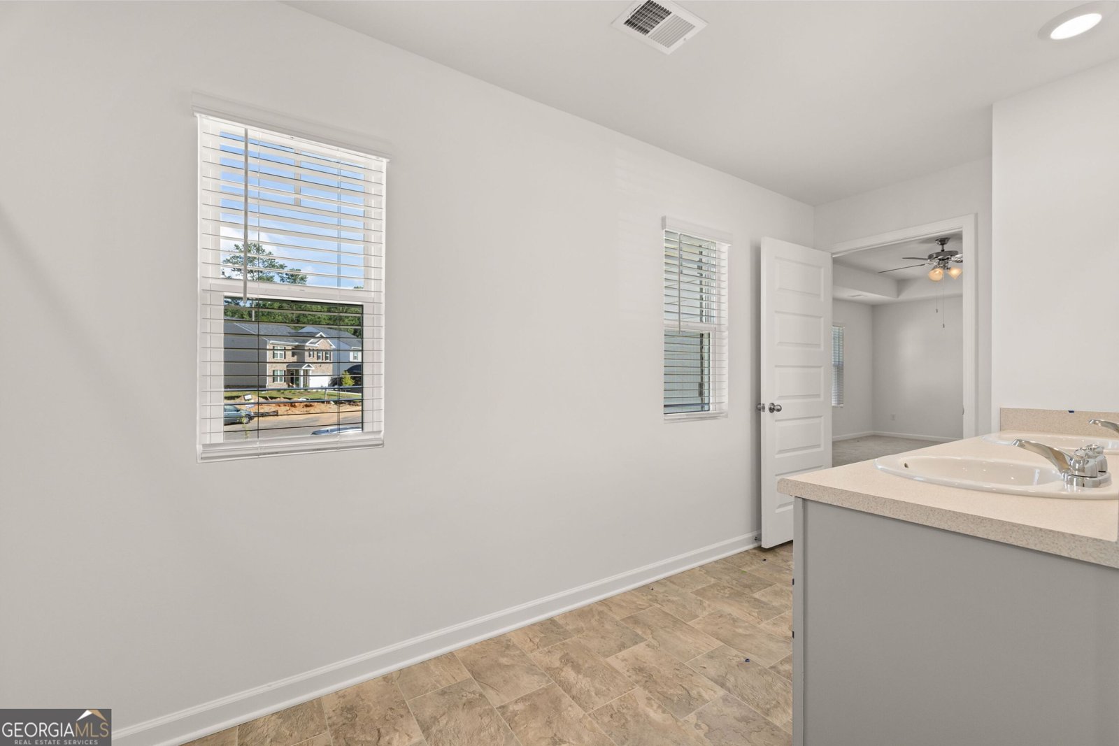 608 Whitman Lane Stockbridge - 55