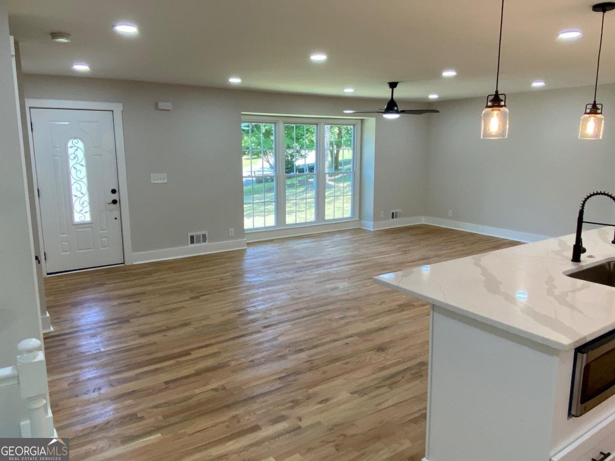 323 Claiborne Court Marietta - 9