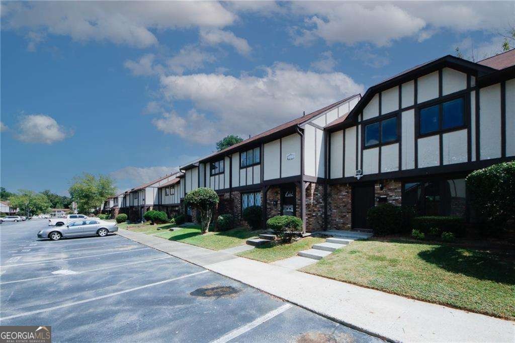 1199 Ashborough Drive Marietta - 3