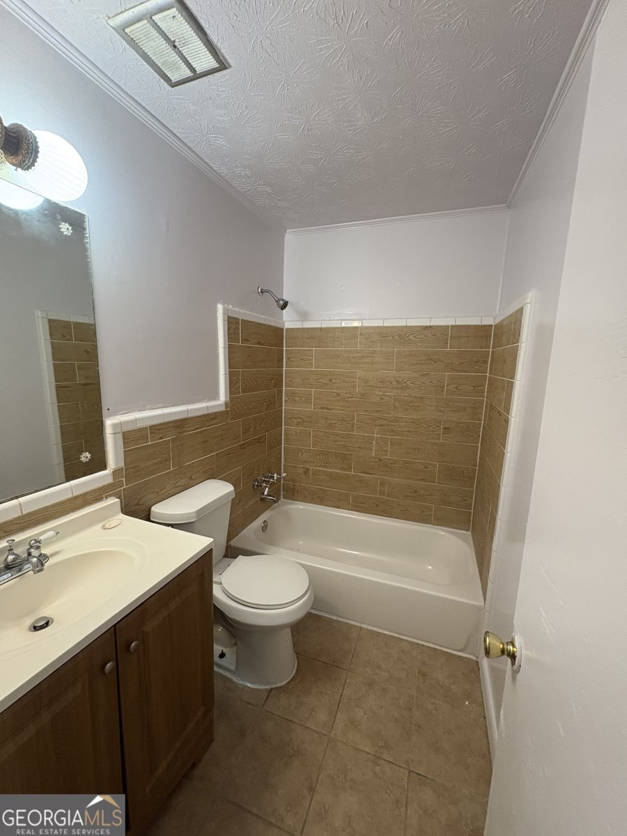 801 NEEDLE ROCK Drive Stone Mountain - 18