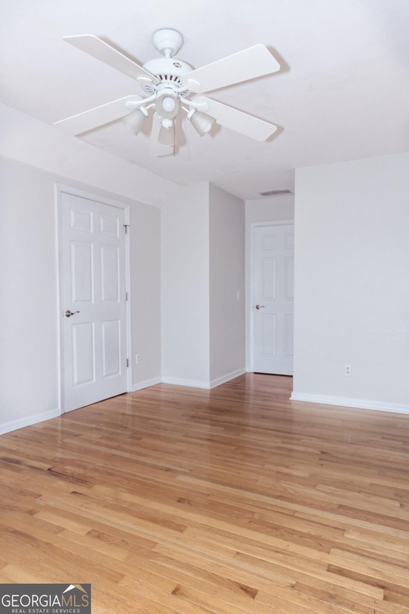 5570 Kennemore Drive Alpharetta - 33
