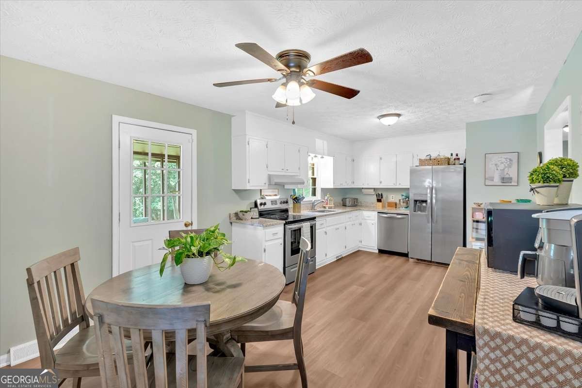 1277 Abrams Road Silver Creek - 4