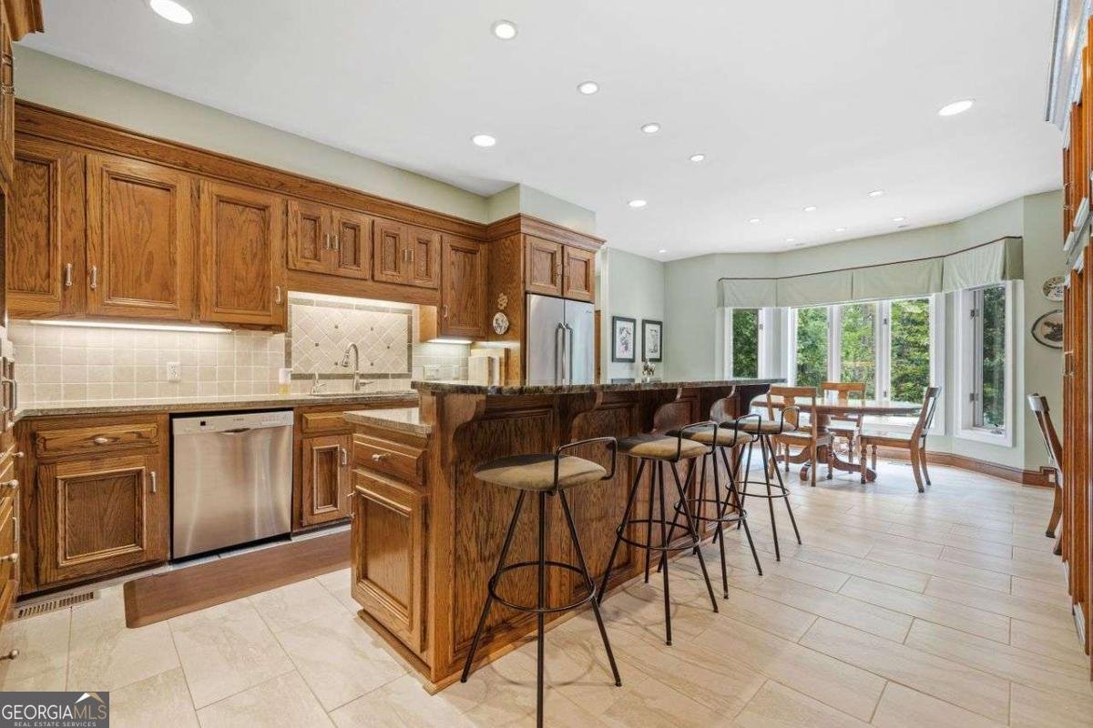 550 Atlanta Country Club Drive Marietta - 24
