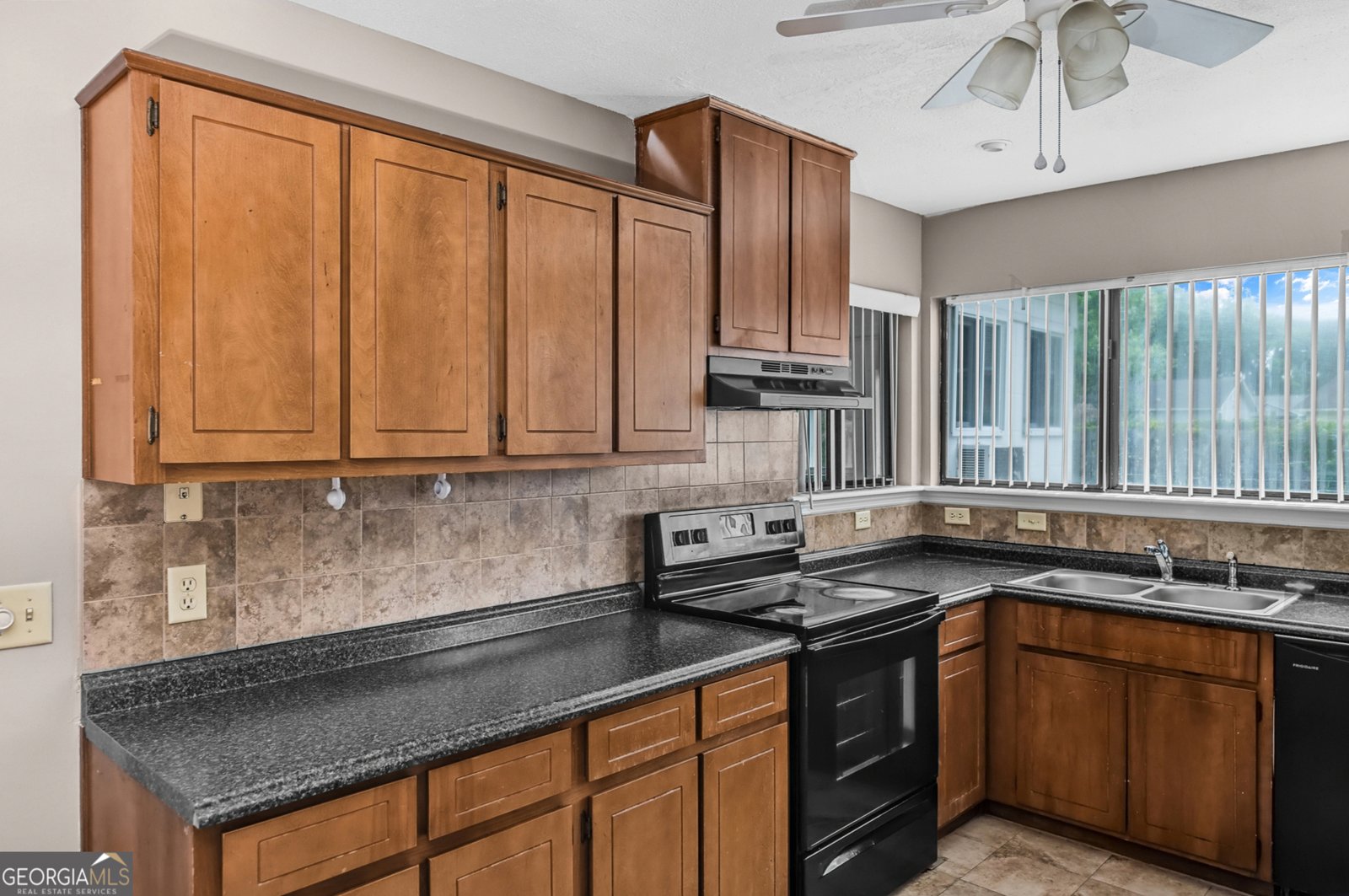 311 Sunnyside Drive St. Marys - 14
