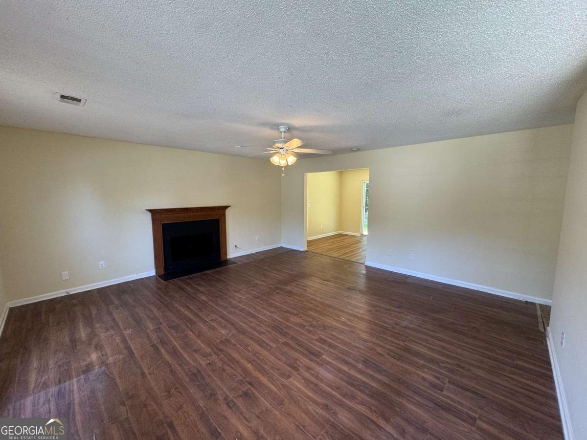 1050 Redan Trace Stone Mountain - 2