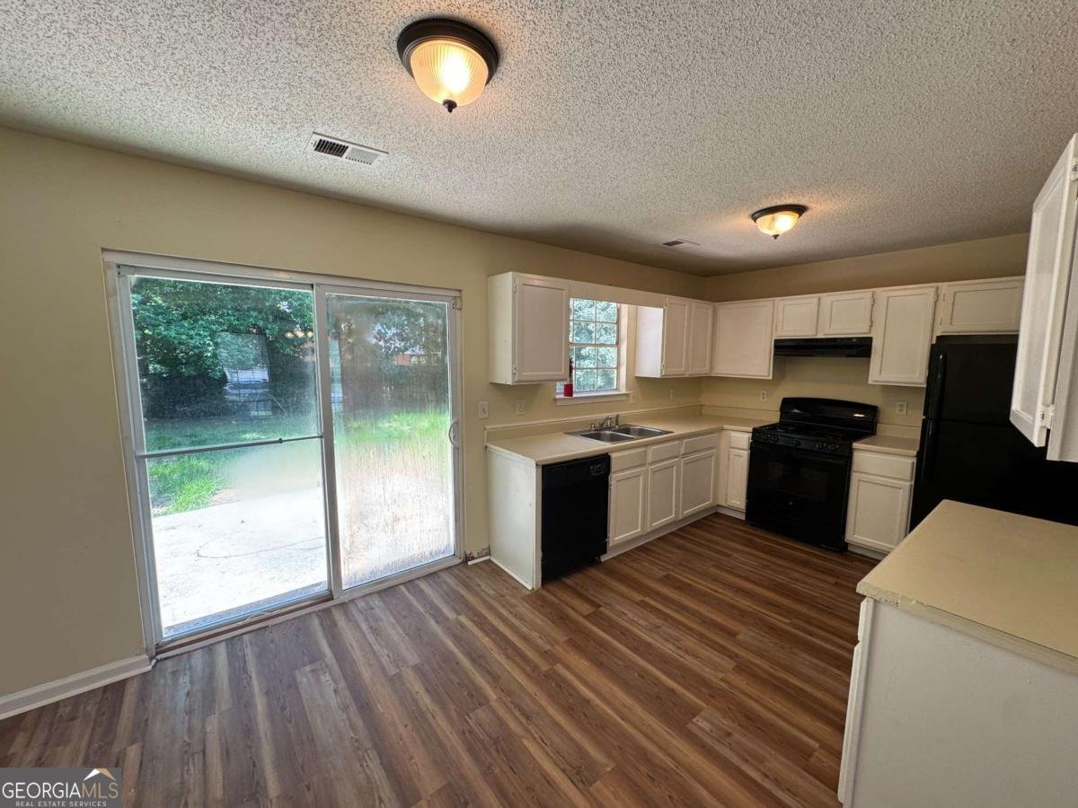 1050 Redan Trace Stone Mountain - 3