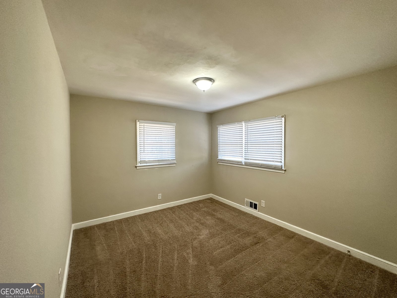 2896 Hogan Road East Point - 9