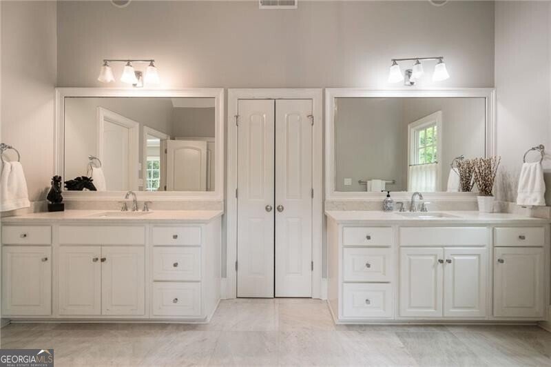 3894 Land O Lakes Drive Atlanta - 23