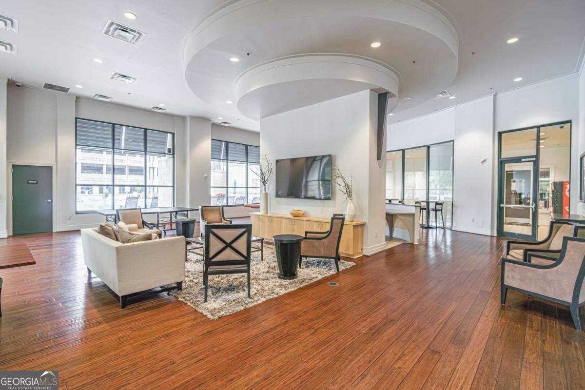3040 Peachtree Road Atlanta - 38