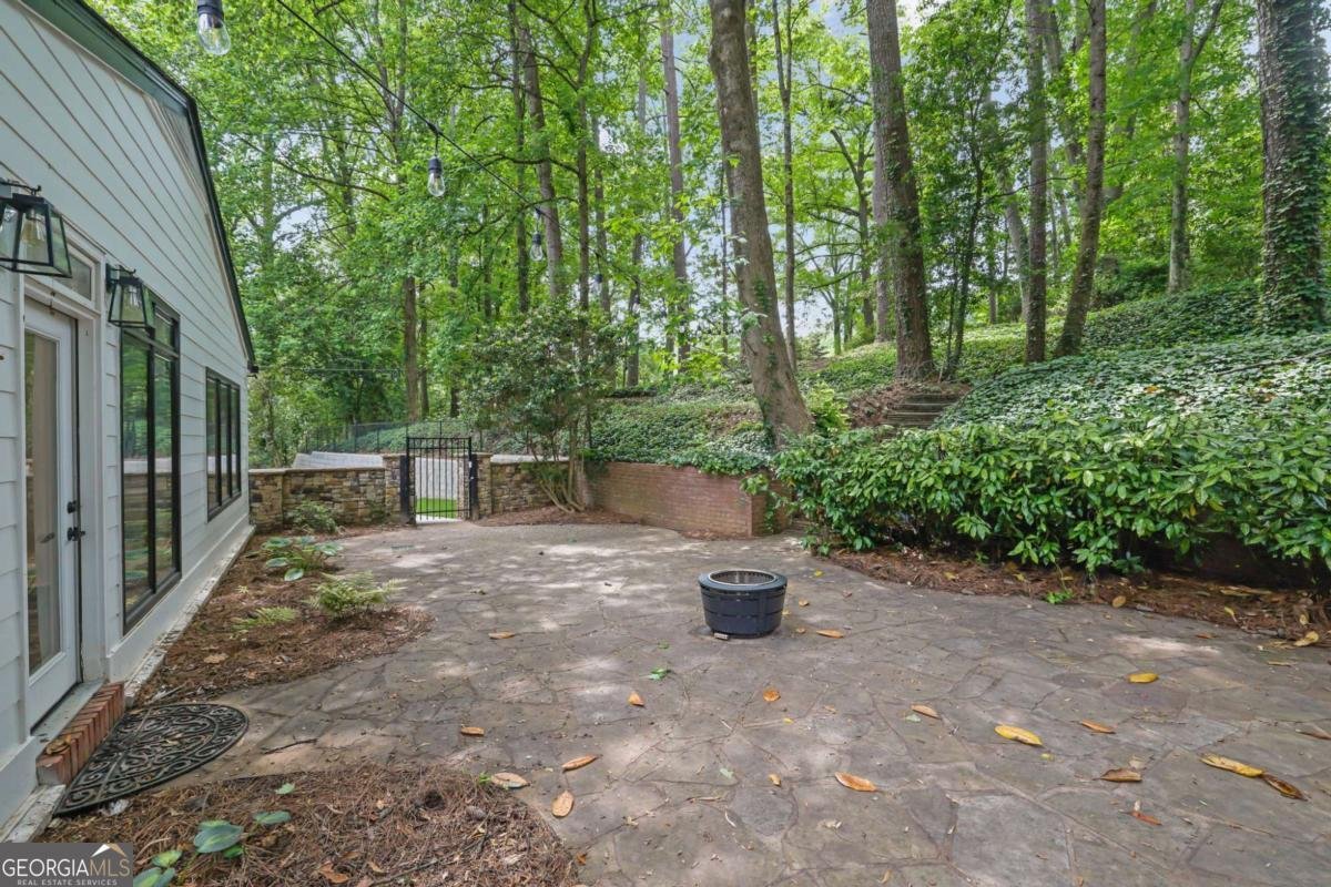 2858 Mornington Drive Atlanta - 35