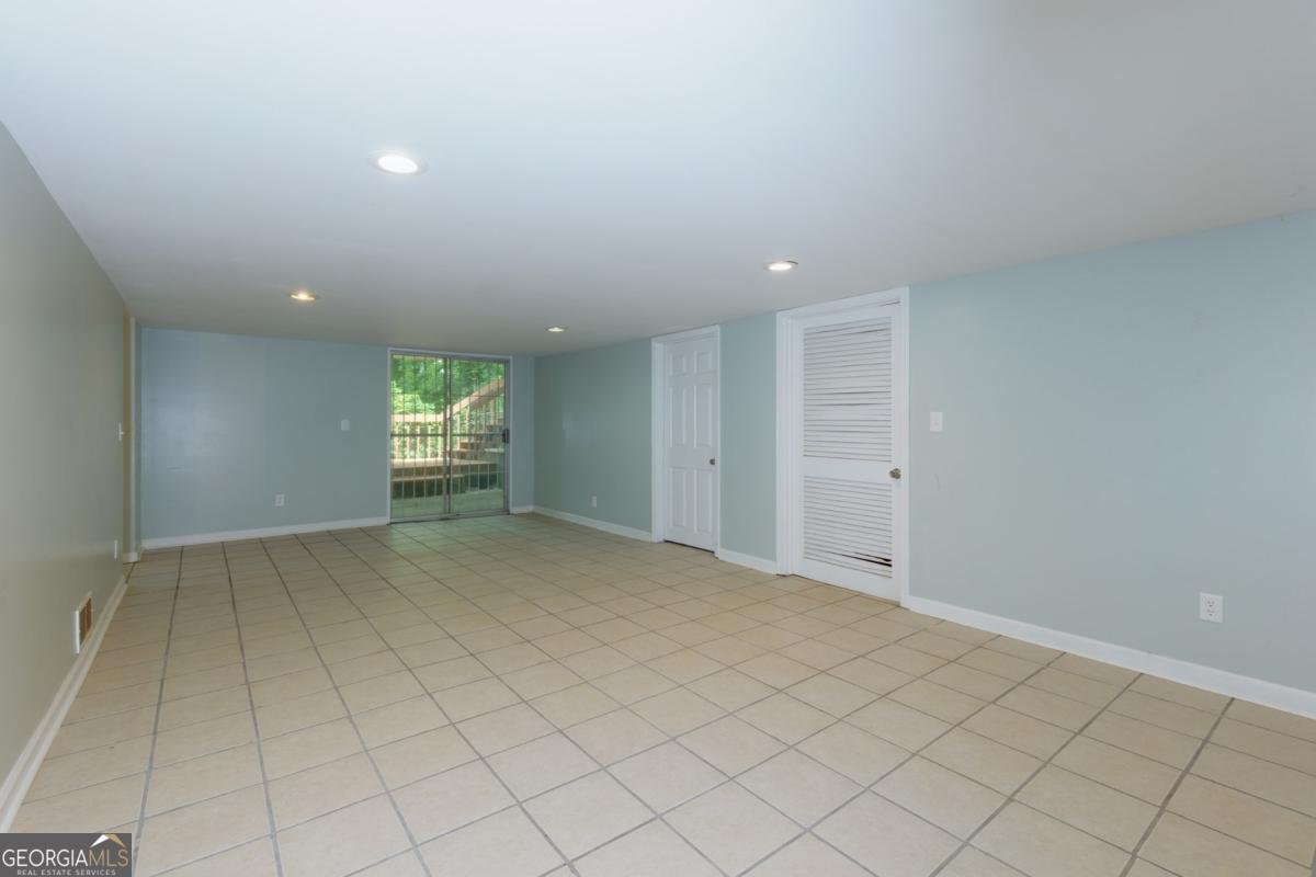 3835 Clubhouse Circle Gainesville - 44