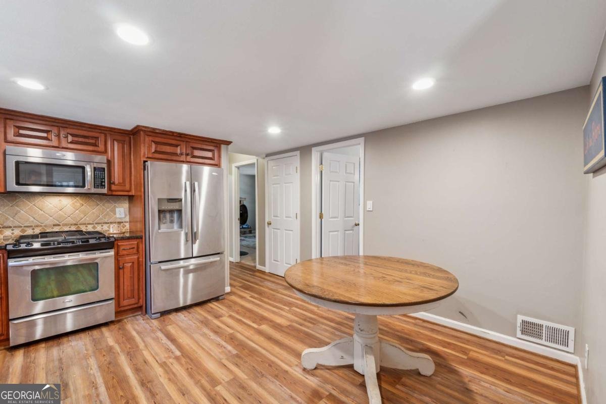 461 Village Green Court Lilburn - 11