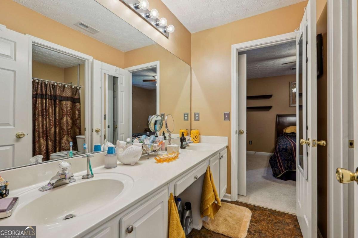 3388 Washington Cmns Avenue Kennesaw - 22