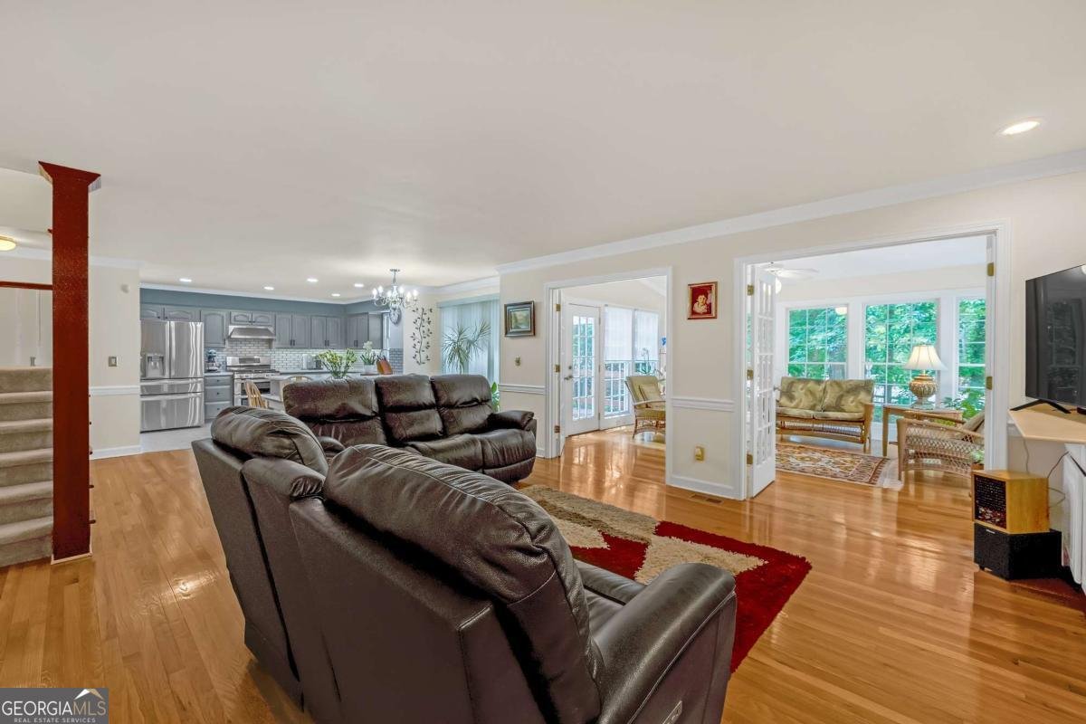 222 MOSSY Place Alpharetta - 19