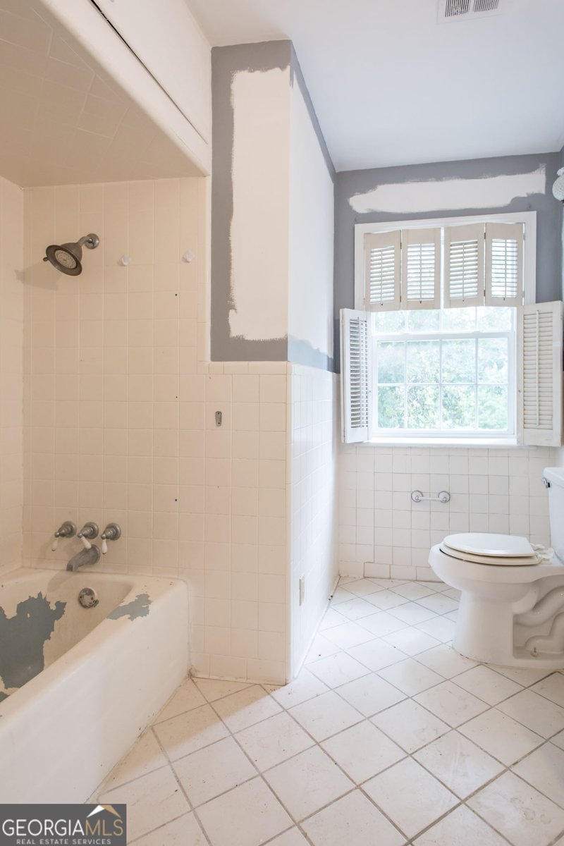 1701 Satilla Boulevard Waycross - 33