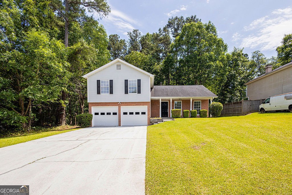 6541 Lazy Creek Court Lithonia - 1
