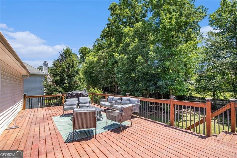 6195 QUEENSDALE Drive Douglasville - 25