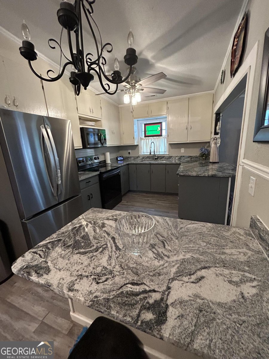815 Crawford Street Dalton - 6