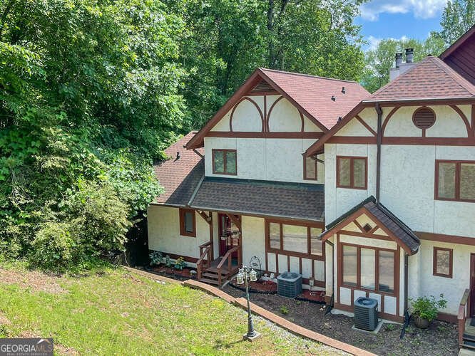 327 Brucken Strasse Helen - 65