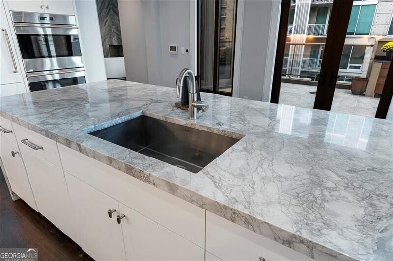 3376 3376 Peachtree Road Atlanta - 28